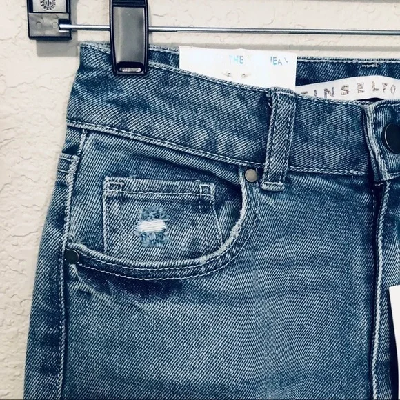 NWT Tinseltown Distressed High Rise The Mom Skinny Jeans Size 25 - Picture 7 of 12